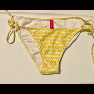 Victoria's Secrets String Bikini Bottoms M